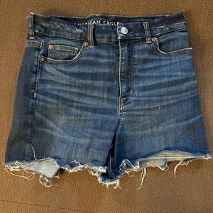 AMERICAN EAGLE JEAN SHORTS CURVY HI RISE SHORTIE SIZE 4 STRETCHY